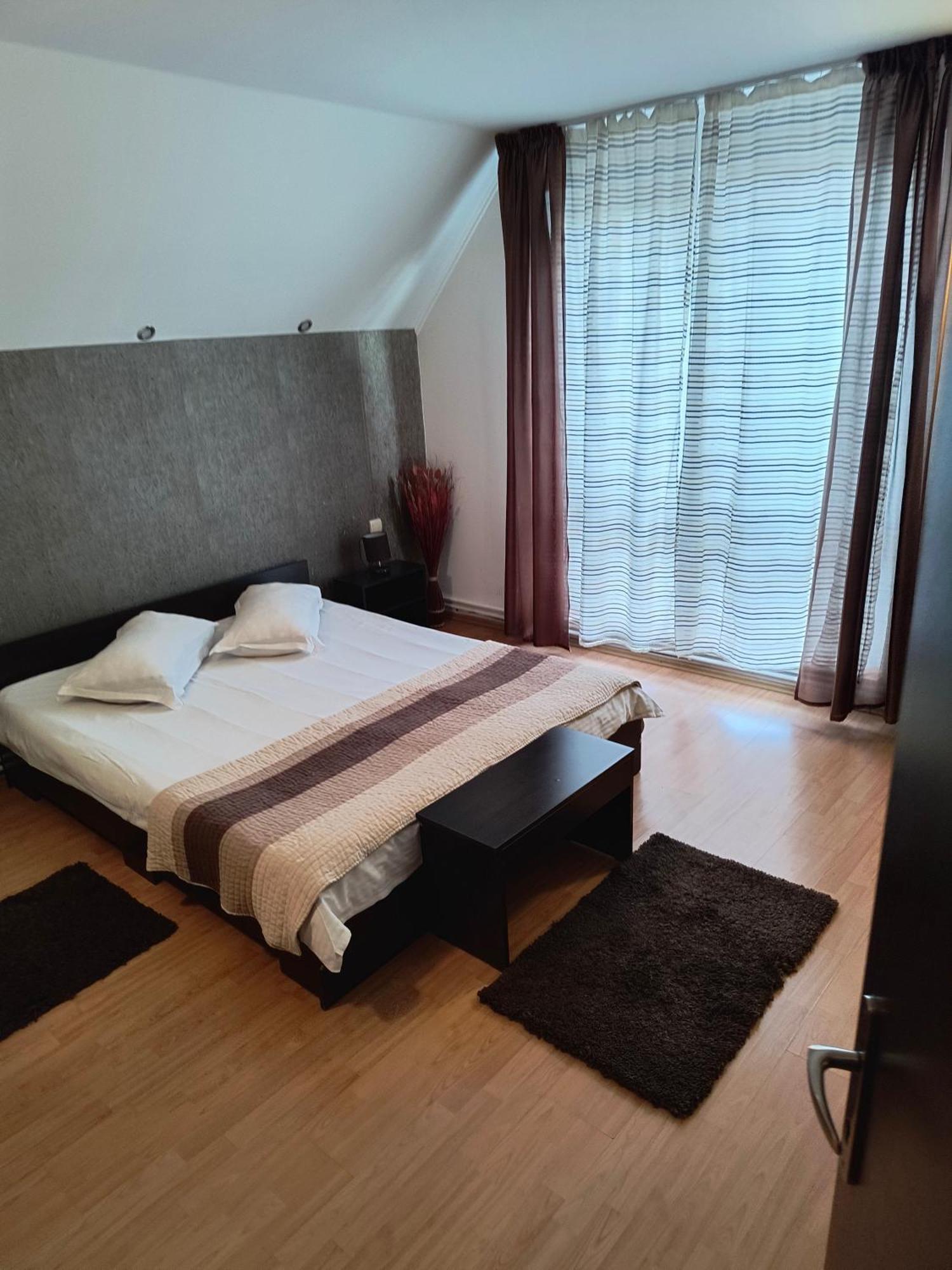 Casa Mais Brasov Bagian luar foto