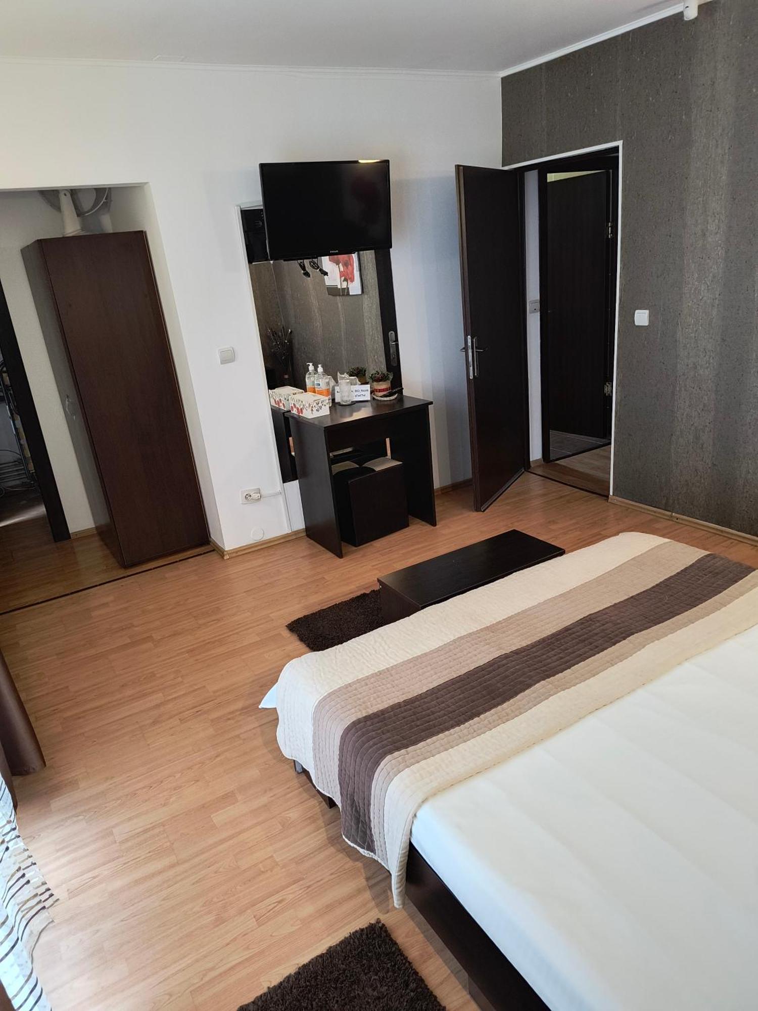 Casa Mais Brasov Bagian luar foto