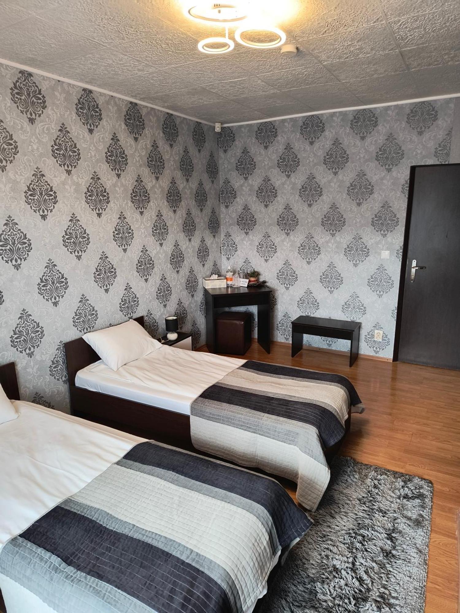 Casa Mais Brasov Bagian luar foto