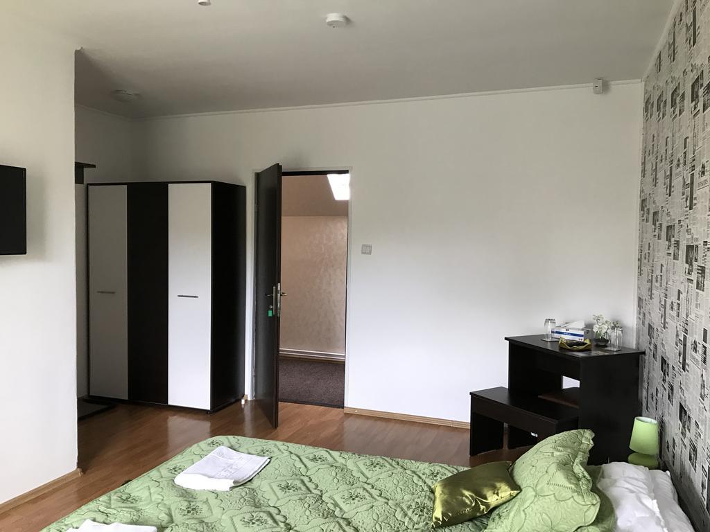 Casa Mais Brasov Bagian luar foto