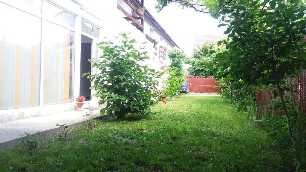 Casa Mais Brasov Bagian luar foto
