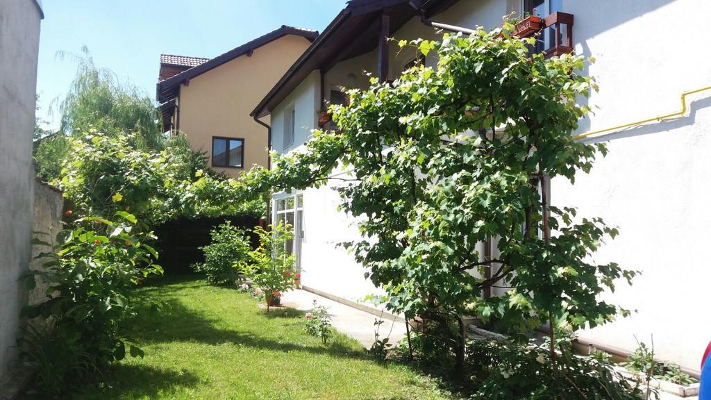Casa Mais Brasov Bagian luar foto